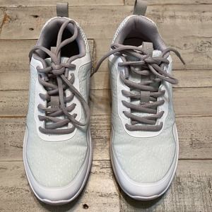 Vionic woman’s Jojo ombré sneaker size 6.5